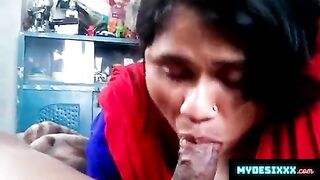 Desperate randi bhabhi sucking her client big dick