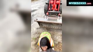 Construction worker girl sucked engineer dick at work site publicly