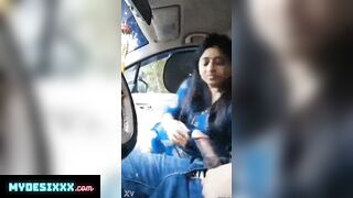 Tamil office girl sucking her boss cock in car