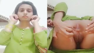 Sorry video mai ladki nai dikhai apni chut or gaand