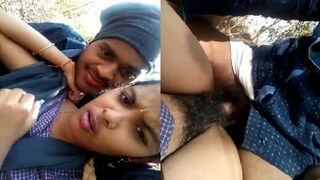 Dehati college girl ki hairy chut ko jungle mai choda