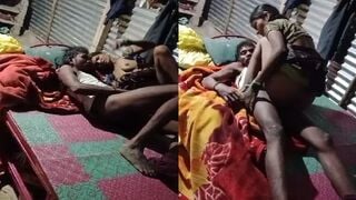 Pati k saamne devar k sath sex karti village bhabhi