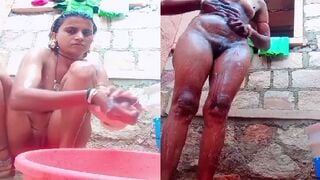 Village sexy girl ka outdoor bathing video