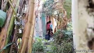 Nighbor secretly made video of young college girl outdoor sex