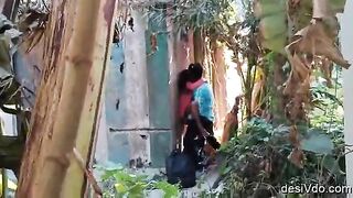 Nighbor secretly made video of young college girl outdoor sex