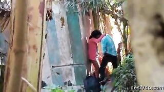 Nighbor secretly made video of young college girl outdoor sex