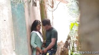 Nighbor secretly made video of young college girl outdoor sex part 2