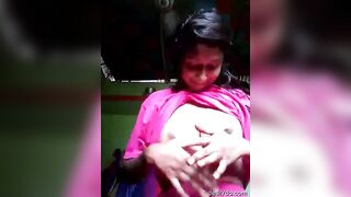 Red salwar suit village girl showing her big boobs and sexy chut