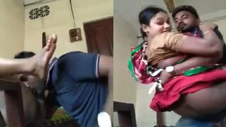 Bhabhi ki chudai k doraan chut chaatta devar