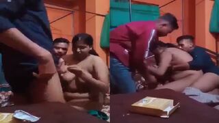 Gaon ki randi orat ko chod rahe hai 2 jawan ladke